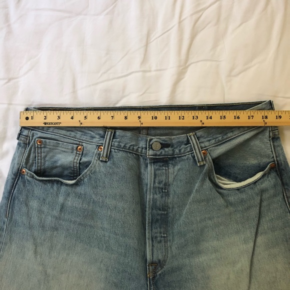 LEVI’S® Men’s 501® Original Fit Light Blue Jeans - Picture 4 of 8